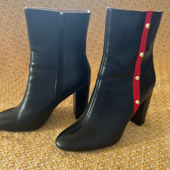 Journee Collection Black and Red Heeled Boots - Picture 7 of 8